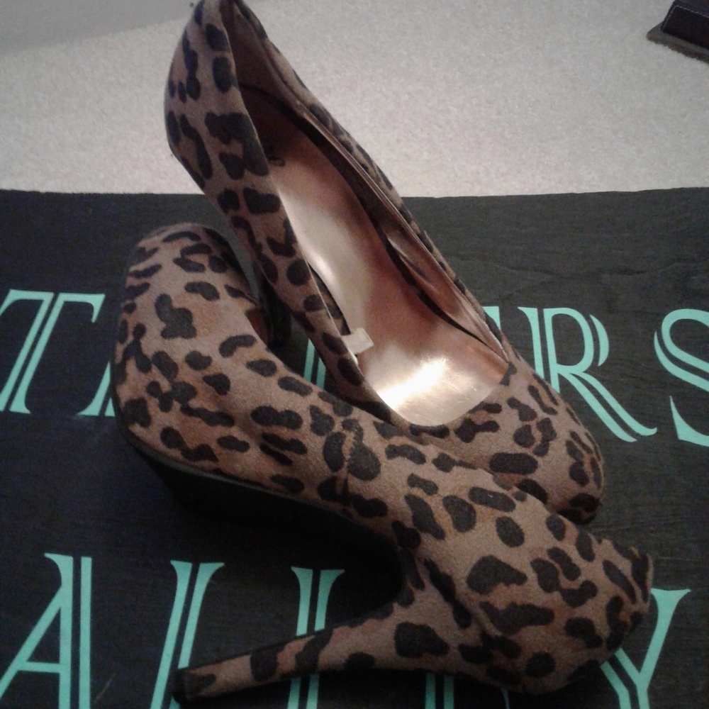 Ladies Shoes